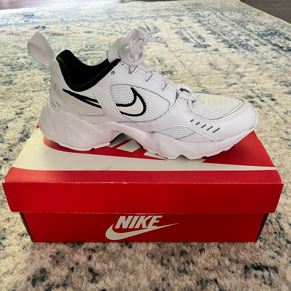 Women’s Nike Air Heights